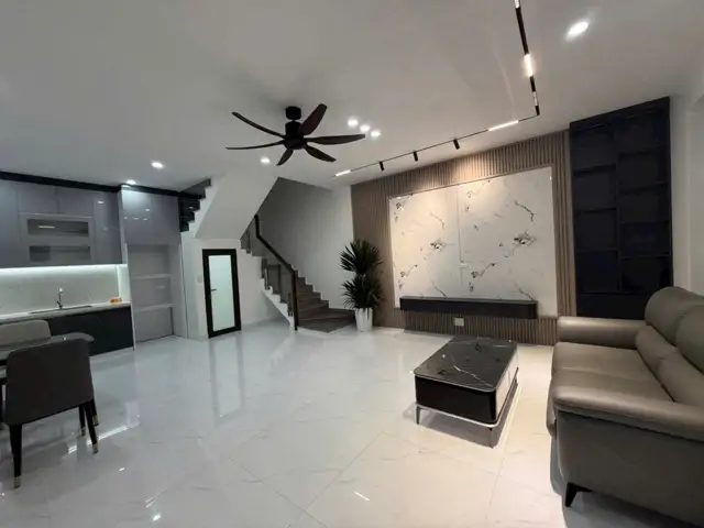 Nhà Phố Kiều Sơn - Văn Cao - 42M 3 Tầng - Ô.tô Đỗ Sát Nhà