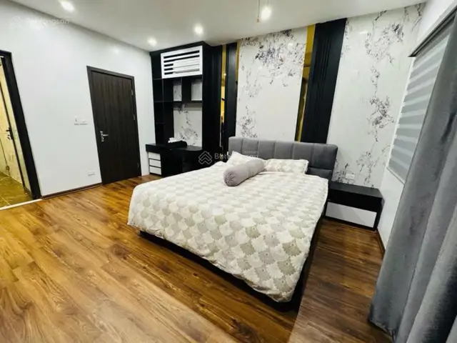 Bán Nhà Phố Bạch Mai 6 Tầng Thang Máy Ô Tô Cửa Nhỉnh 15 Tỷ Kinh Doanh Đủ Các Mặt Hàng