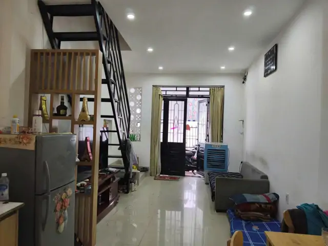 ► Kiệt Gầnlê Duẩn Thông, 40.2M2, Ngang 4M, Nở Hậu, 2 Tầng Sạch Sẽ, 2Pn 2Wc, Hơn 3 Tỷ Chút