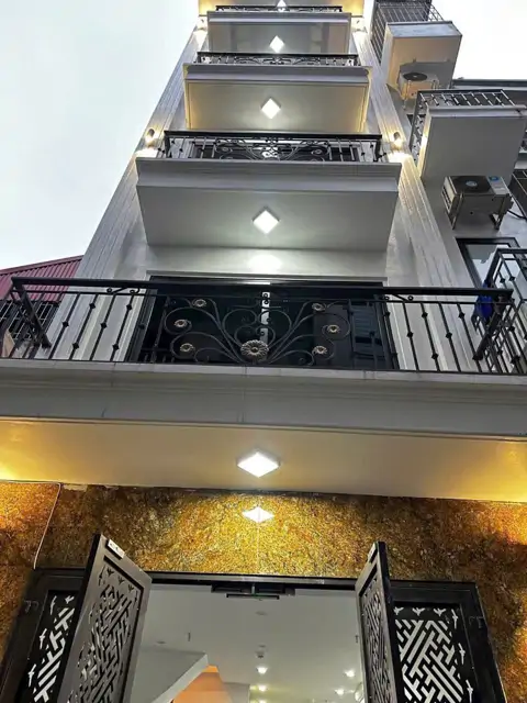 Cưc Hiếm - Ô Tô Tránh – View Hồ Linh Đàm – Thang Máy 6 Tầng - 61M2- Mặt Tiền 4.5 - Giá 29.7 Tỷ