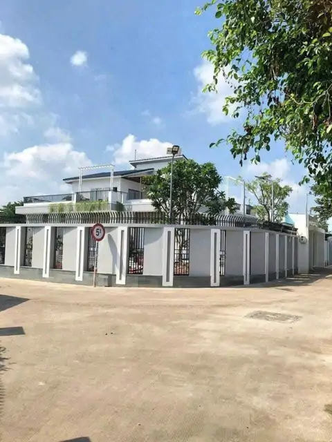 Biệt Thự Góc 2Mt Siêu Đẹp – Kiến Trúc Sư Xây Ở – Nguyễn Thị Thảnh, Hóc Môn