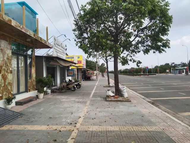 Bán Mặt Bằng 3 Mặt Tiền Cực Thoáng - Kinh Doanh Đỉnh - Đường Văn Tiến Dũng, P. Long Hương, Tp. Hcm