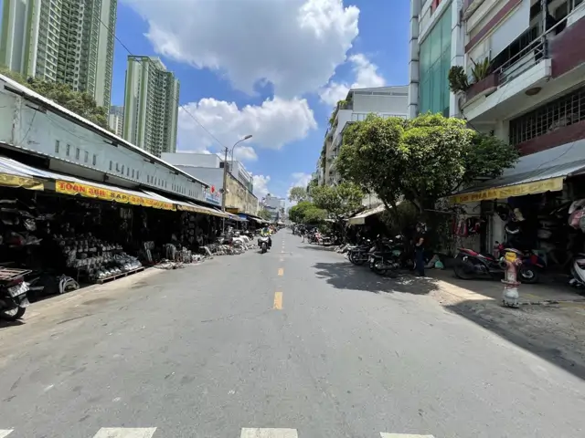 Mặt Tiền Phạm Hữu Chí, Chợ Tân Thành, Quận 5, 2 Mặt Hẻm