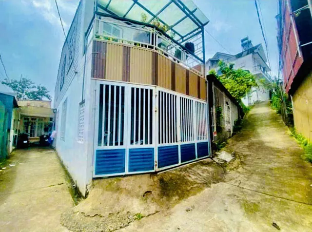Nhà Kiên Cố 2 Mặt Tiền – Sổ Riêng – Chỉ 4 Tỷ Tại Đà Lạt