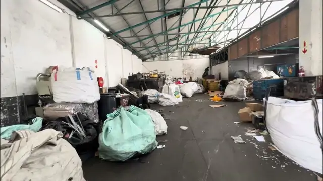 Cho Thuê Kho 500M2, Tại Đức Giang, Hợp Đồng Lâu Dài , Đường Rộng, Container Vào Đến Nơi, Giá Thuê
