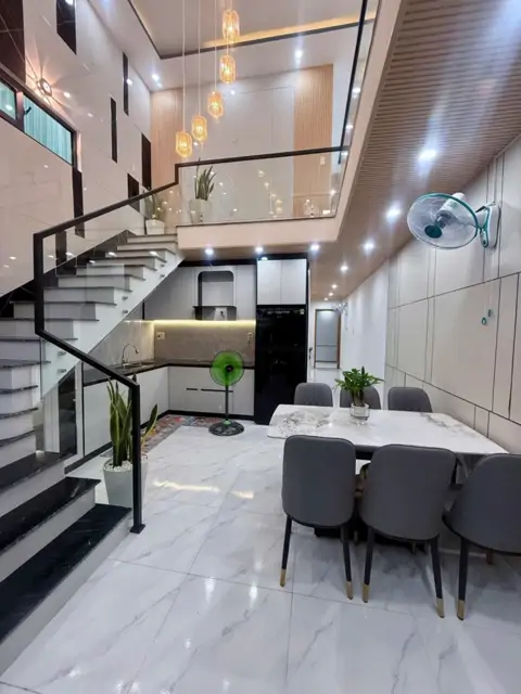 ► Nhà Kiệt Rộng Thẳng Thông Sát Trần Cao Vân, 92M2, Ngang 5.4M, 2 Tầng 4Pn, Ở Ngay