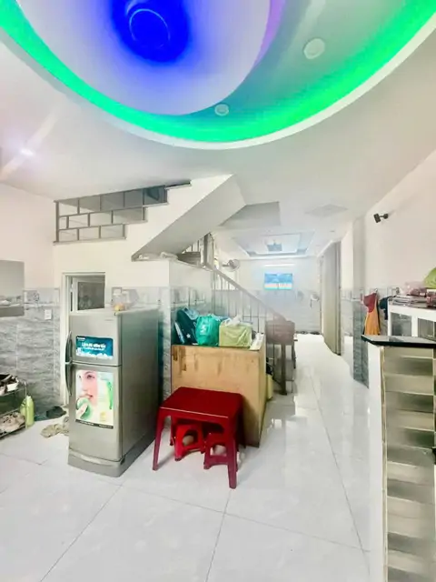 ► Gần Nguyễn Hoàng, 41M2, 4 Tầng Đúc, 4Pn Khép Kín, Sân Thượng Trước-Sau,3.X Tỷ