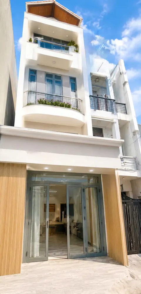 Tọa Lạc Ngã 4 Âu Cơ Quận 11 - Hxh Cách 3 Căn Mặt Tiền - Ngang 4.3M - 4 Tầng Mới Đẹp - 47M²