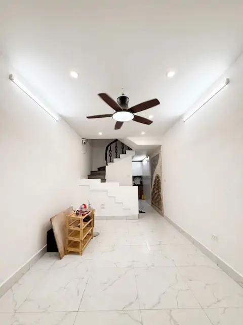 Chính Chủ Cho Thuê Nhà 5 Tầng,7 Ngủ,4 Vệ Sinh, Đủ Đồ Cơ Bản Ngõ Thịnh Quang,Đống Đa