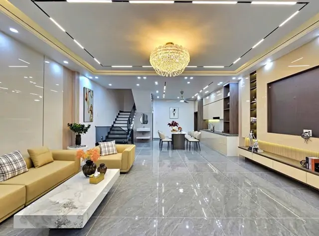 Bán Nhà 4 Tầng Dư Hàng - Mặt Tiền 6,3M - Ô Tô Sát Nhà
