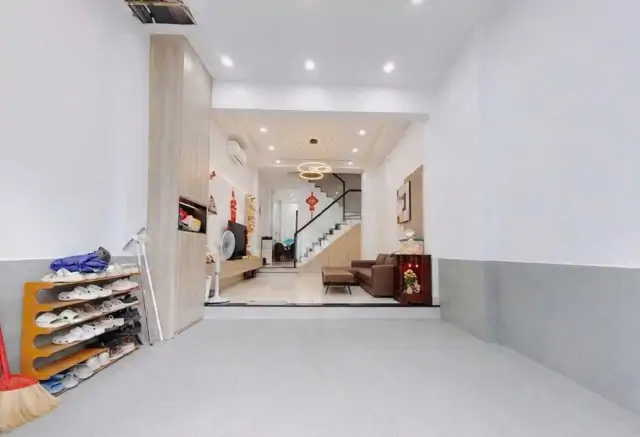 Nhà Cạnh Nguyễn Thị Thập, Siêu Thị Go, Xe Hơi Tới Nhà, Khu Dân Trí Cao