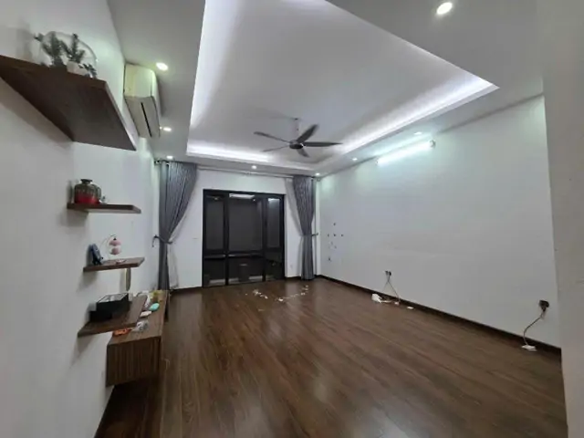 Bán Nhà Ngọc Thụy 80M 4 Tầng Mt4.4m Kinh Doanh 3 Ô Tô Tránh Nhỉnh 24 Tỷ
