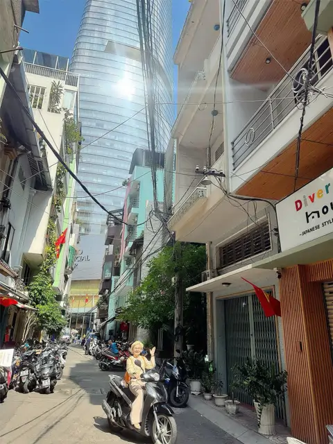 Dòng Tiền 7.000$/Tháng - Nhà Mặt Tiền Xe Hơi Đậu Cửa Thông 3 Cung Đường Vàng Hàm Nghi & Nguyễn Huệ