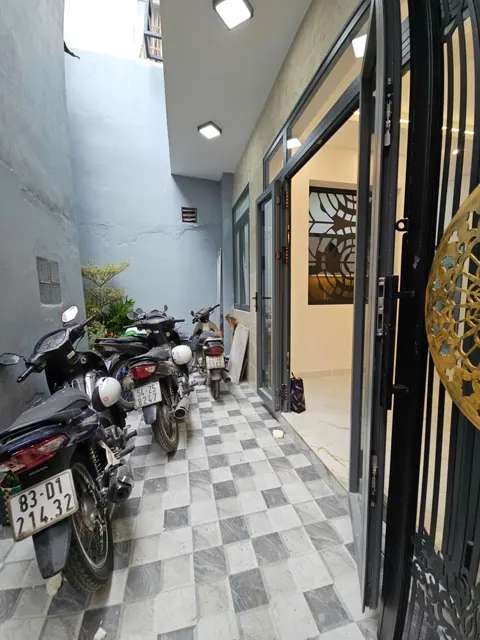 Sát Mặt Tiền Vĩnh Khánh Tôn Đản Q4nhỉnh 4 Tỷ Ngang 4 .1 M Dài 13 Đúc Xây Mới