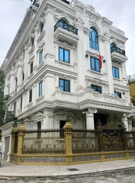 Cho Thuê Nhà, Chùa Láng, Nguyễn Chí Thanh, Thang Máy, 326M2x 4T -62 Tr