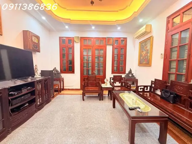 Gara Ô Tô, Nhà Đẹp Nguyễn Khang 71M 5T, Thoáng Tứ Phía, Dân Trí Tuyệt Vời, 31.8 Tỷ
