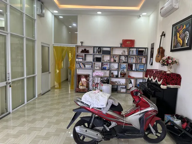 Cần Bán 219M2 Nhà Cấp 4 Đẹp Mặt Tiền Đường Thế Lữ