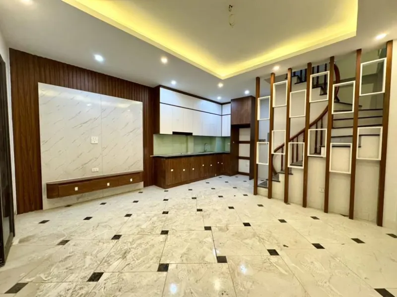 Nhà Phố Hiện Đại, 5 Tầng, 32m², Giá 5.05 Tỷ - Vị Trí Đắc Địa, Gần Gửi Xe Ô Tô