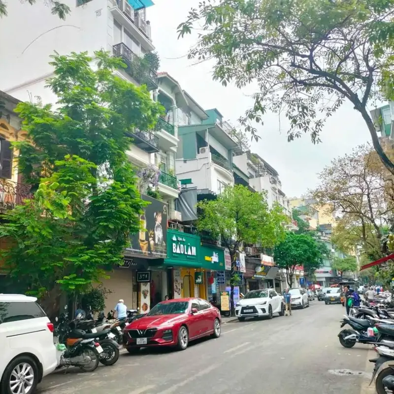 Bán nhà mặt phố Hàng Chiếu - 97m² * 4 Tầng - Giá 6.2 Tỷ - Sổ Đỏ Riêng - Giao Dịch Ngay