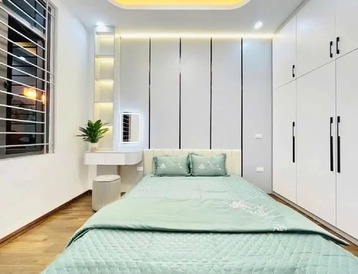 Siêu phẩm nhà đẹp Tạ Quang Bửu: 38m² x 5 tầng, thang máy, full nội thất, gần phố
