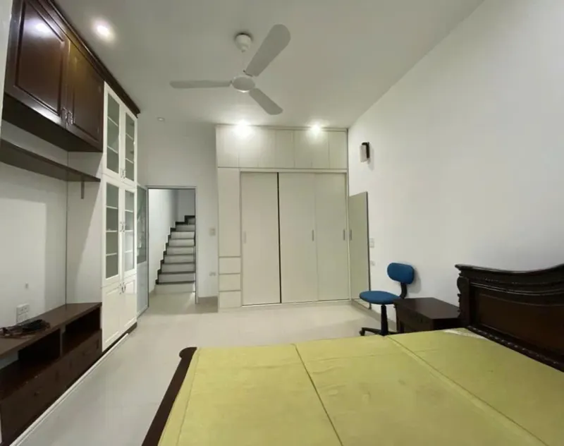 Bán Nhà Ngõ Nghi Tàm - Vị Trí Vàng, Gần Hồ Tây, Giá 7.85 Tỷ