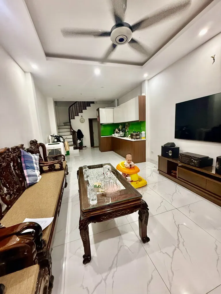 Bán nhà Cổ Nhuế 5 tầng, 35m2, giá 6.75 tỷ - Vị trí đẹp, tiện ích đầy đủ