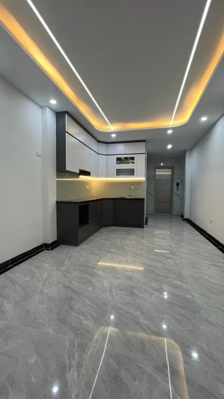 Bán Nhà 8 Tỷ 6 - Thang Máy, Vị Trí Đắc Địa, Ngõ Thông Thoáng