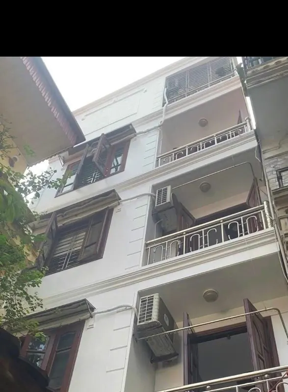 Nhà 30m2 Mặt Tiền Đẹp, Ngõ Thông, Gần Phố - Giá Tốt