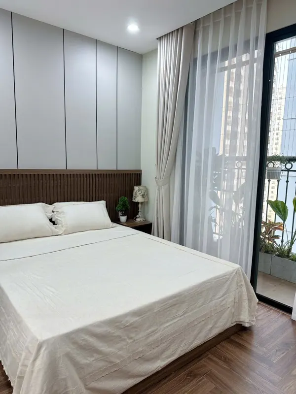 4.25 tỷ - Căn hộ góc 2PN, 2VS Vịnhud Cửu Long, 536A Minh Khai - View sông Hồng