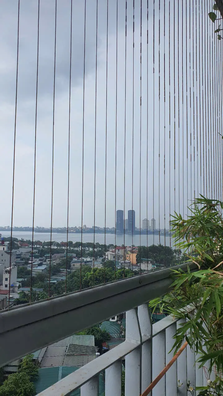 Bán chung cư Lạc Long Quân view hồ Tây - 70m2, 2PN, giá 7 tỷ