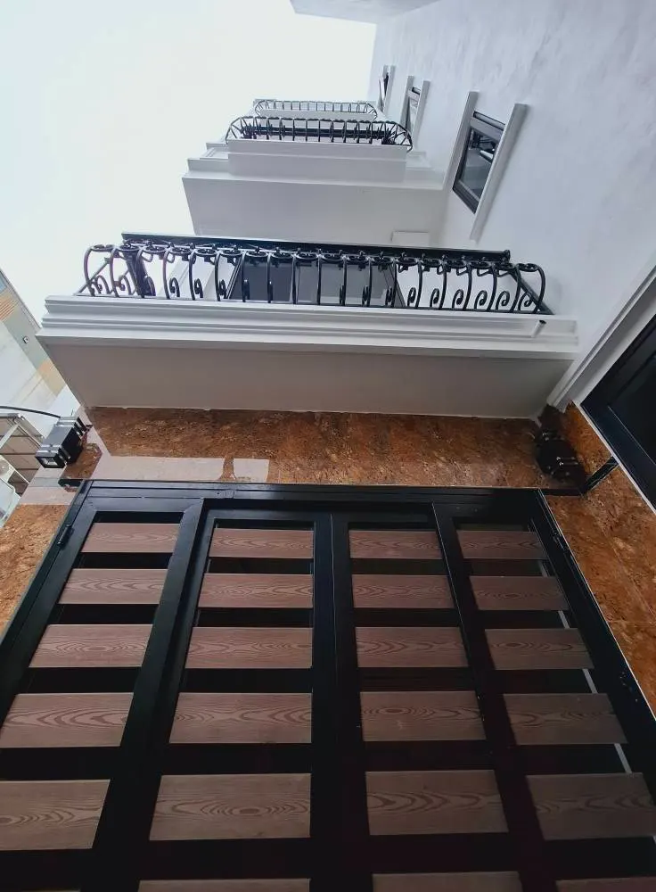 Bán nhà KĐT Linh Đàm: 38m2, 5 tầng, 50m ra ô tô, giá chỉ 5.8 tỷ - Nhà mới 100%
