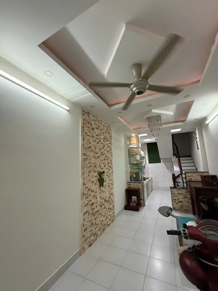 Hoàn Công Đủ - Hẻm Thông, 30m2, 4 Tầng Đúc, 3PN, 3WC - Q10