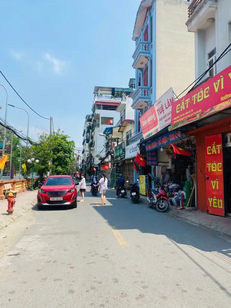 Bán đất tặng nhà Hoàng Minh Đạo, Long Biên - 127m² MT 7.4m - Giá 20.3 tỷ