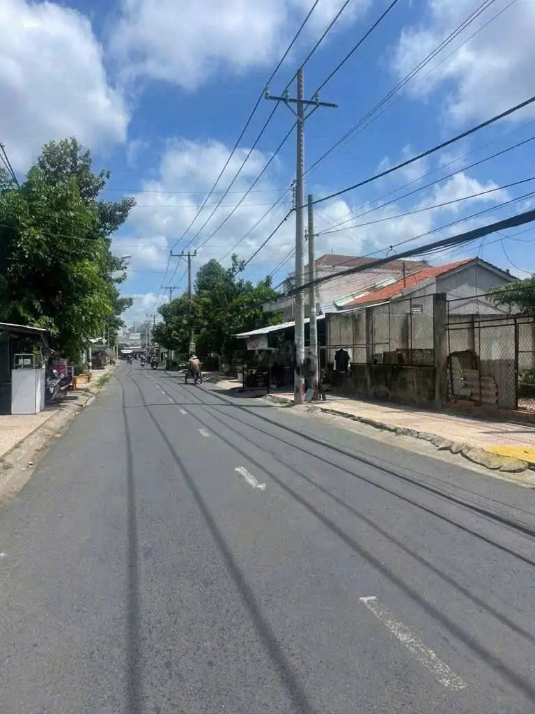 Bán Đất Bình Chánh 70m2, Mặt Tiền Đường Thế Lữ, Giá 1 Tỷ 2 - Sổ Hồng Riêng
