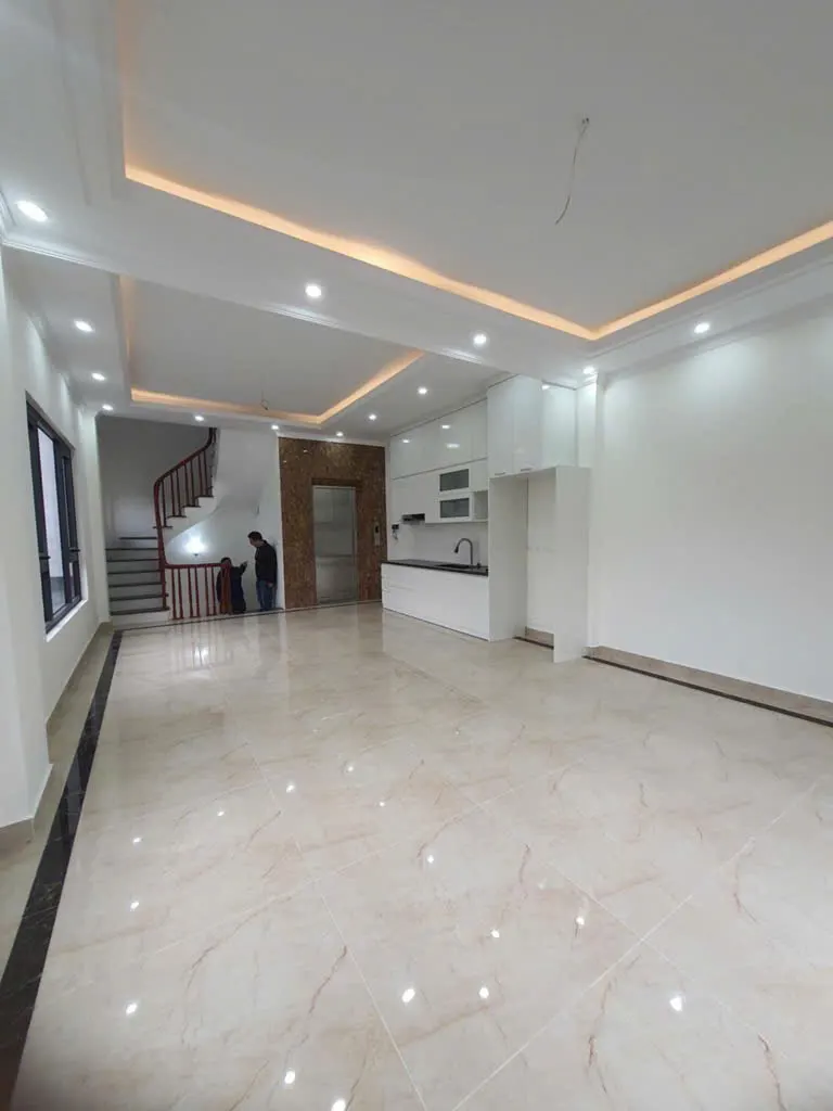 Bán Gấp Nhà Lô Góc Hà Đông: 5 Tầng, Thang Máy, Full Đồ Xịn, Giá 13.8 Tỷ