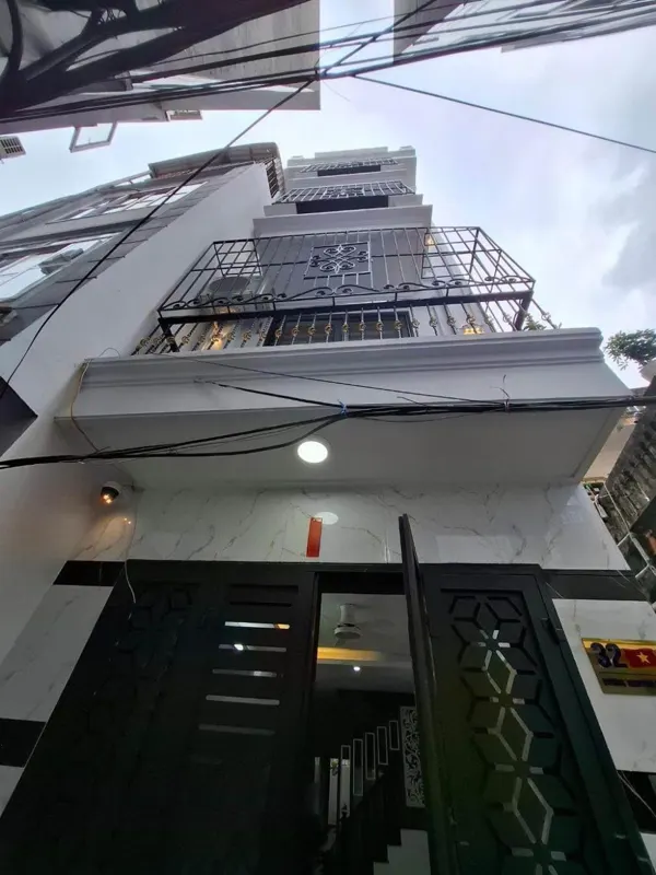 Nhà đẹp 50m2, 5 tầng, 2 mặt thoáng, ngõ rộng - Giá Tốt, Sổ Đỏ Sẵn