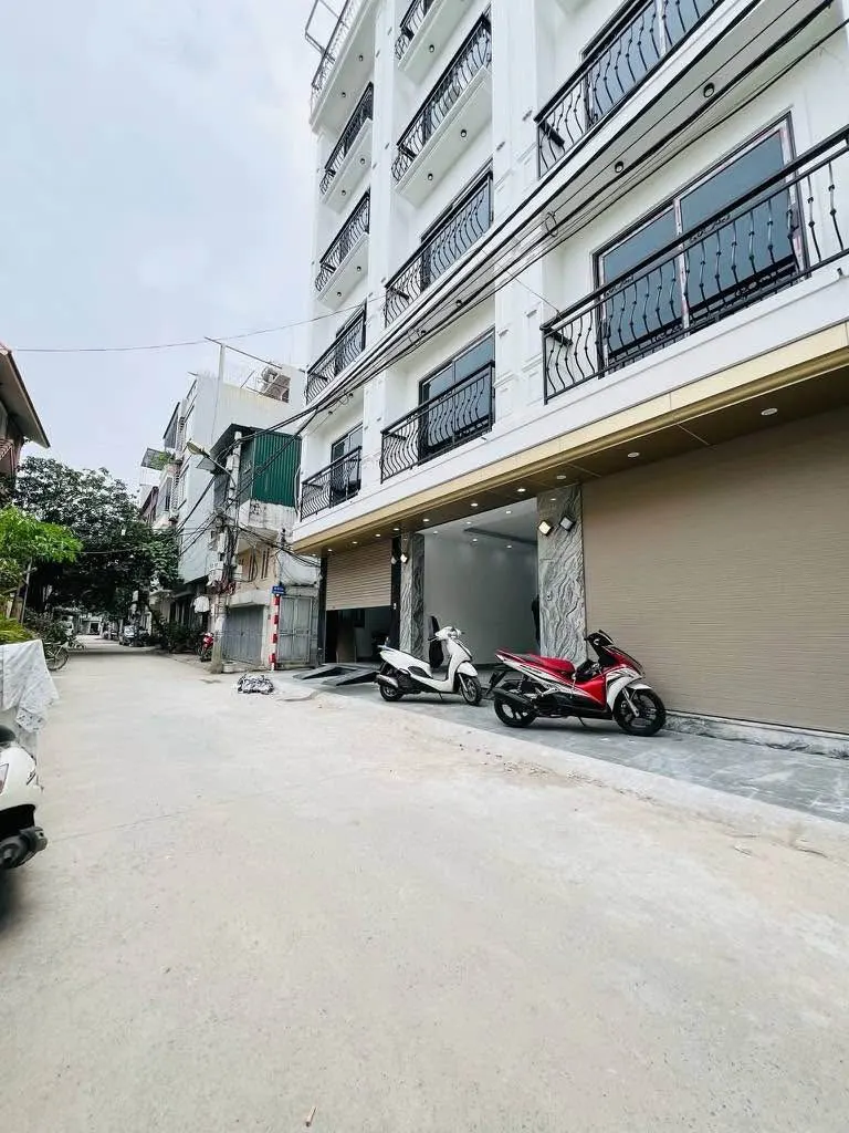Khu Phân Lô Vỉa Hè - Nhà Mới - Thang Máy - Gara Ô Tô - Hoàng Mai - Đường Thông Rộng