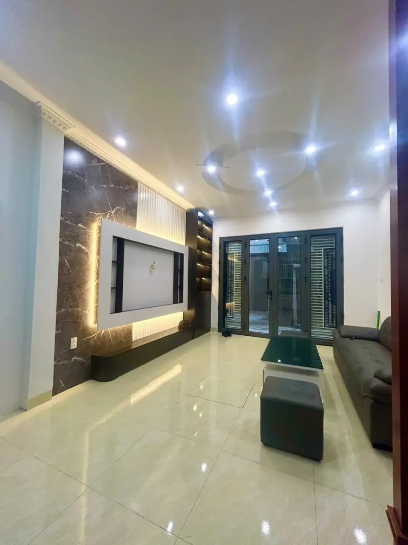 Bán Nhà Phố Đại La - 40m2, 5 Tầng, Mặt Tiền 4.2m, Giá 6.55 Tỷ