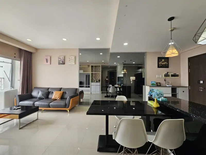Căn Hộ View Sân Bay, 2PN, Full Nội Thất, 1.94 Tỷ - Vị Trí Trung Tâm