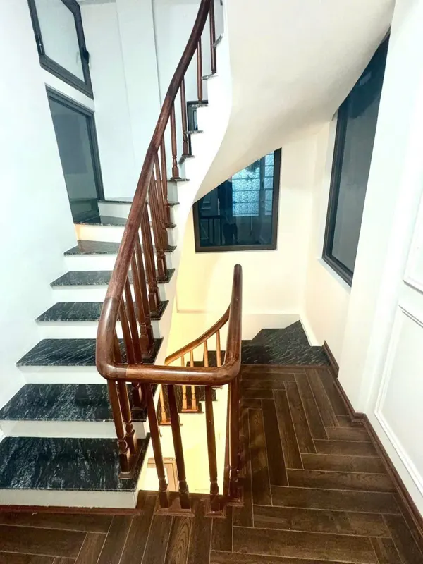 Bán nhà Quận Ba Đình - Tặng Nội Thất Tân Cổ Điển - Vị Trí Đẹp, Thông Thoáng