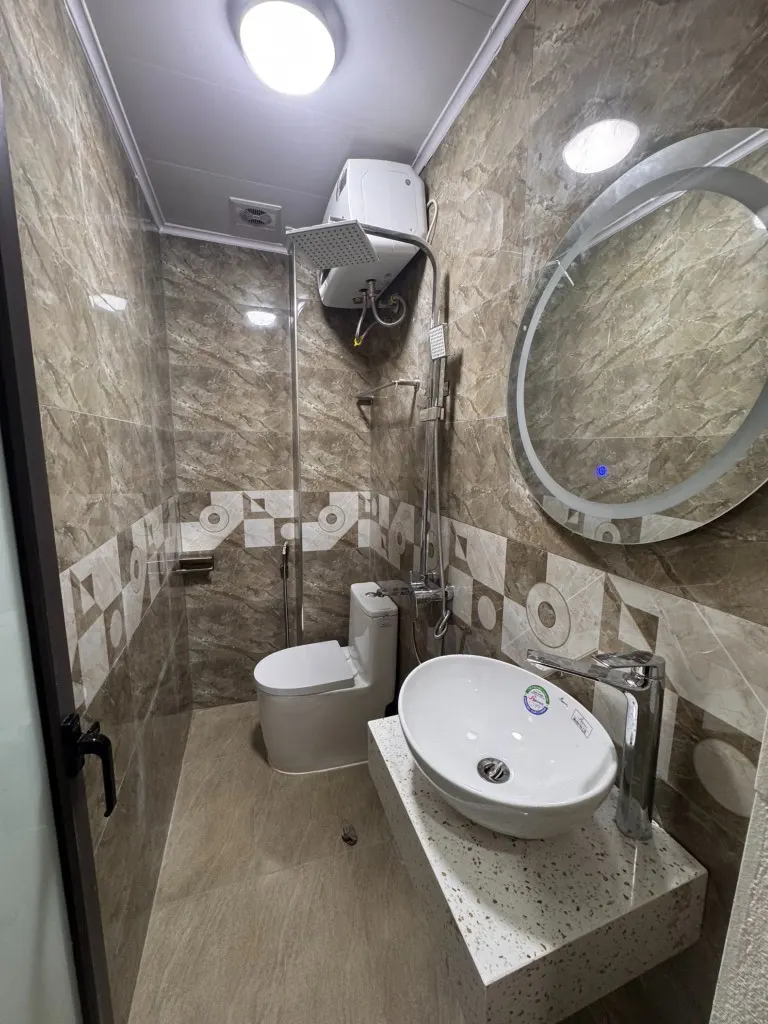 Nhà đẹp 5 tầng, 3 phòng ngủ tại Minh Khai - Giá 4 tỷ+