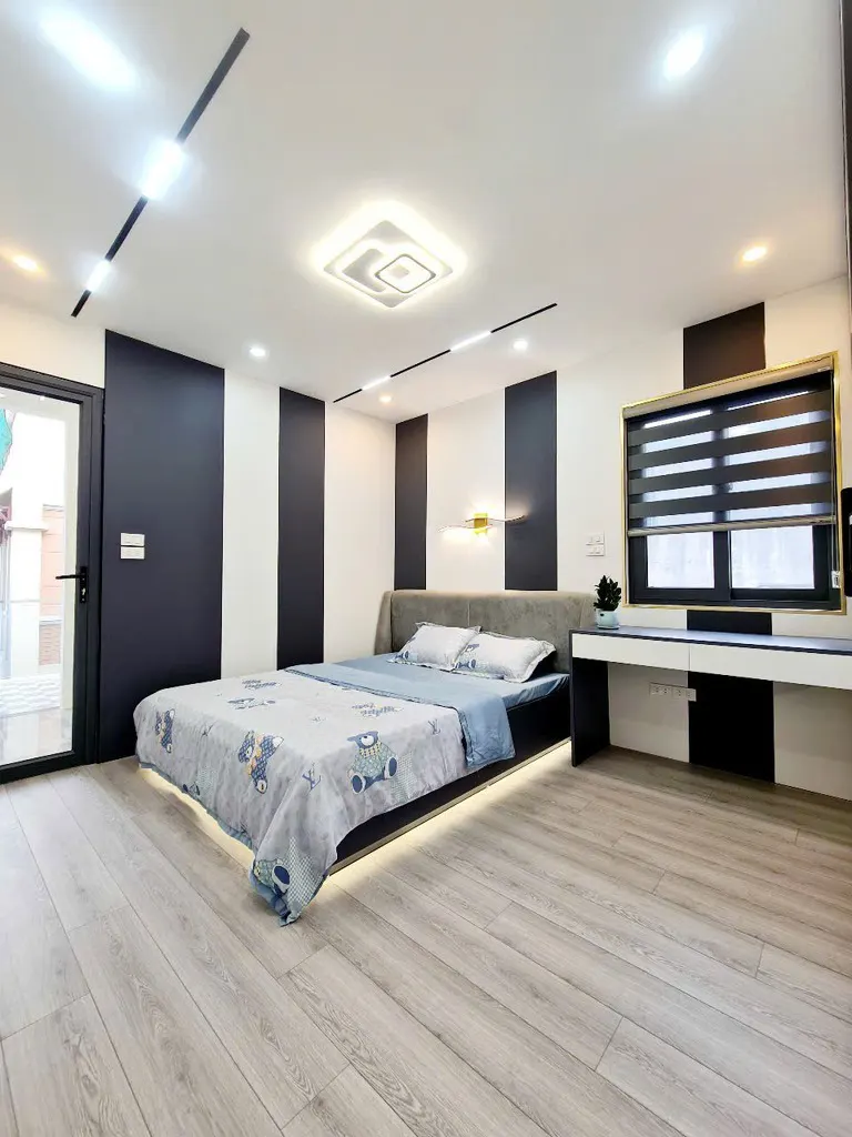 Nhà Đội Cấn, Ba Đình - Full Nội Thất - Giá 9.35 Tỷ