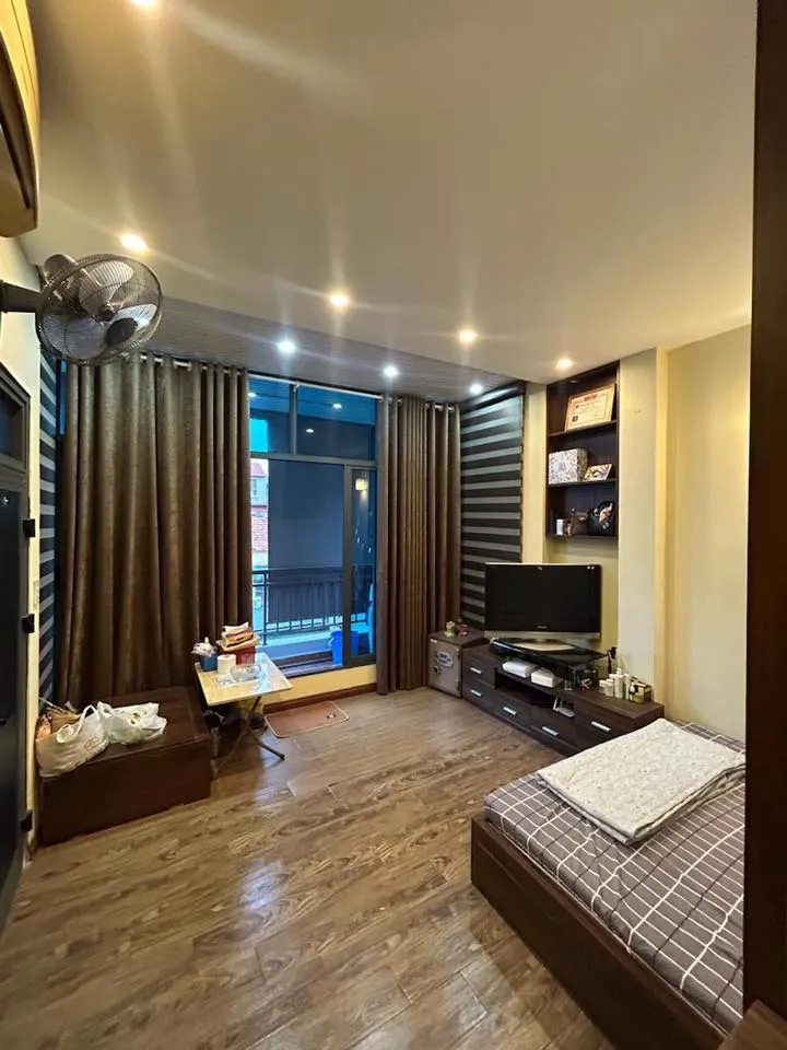 Bán Nhà Mặt Phố Tạ Quang Bửu - 30m2 - 5 Tầng - Giá 16 Tỷ