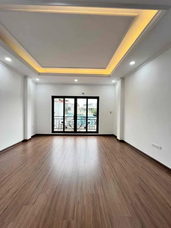 Nhà Mới Khương Đình - Có Thang Máy, 70m Ra Phố - Giá 8 Tỷ