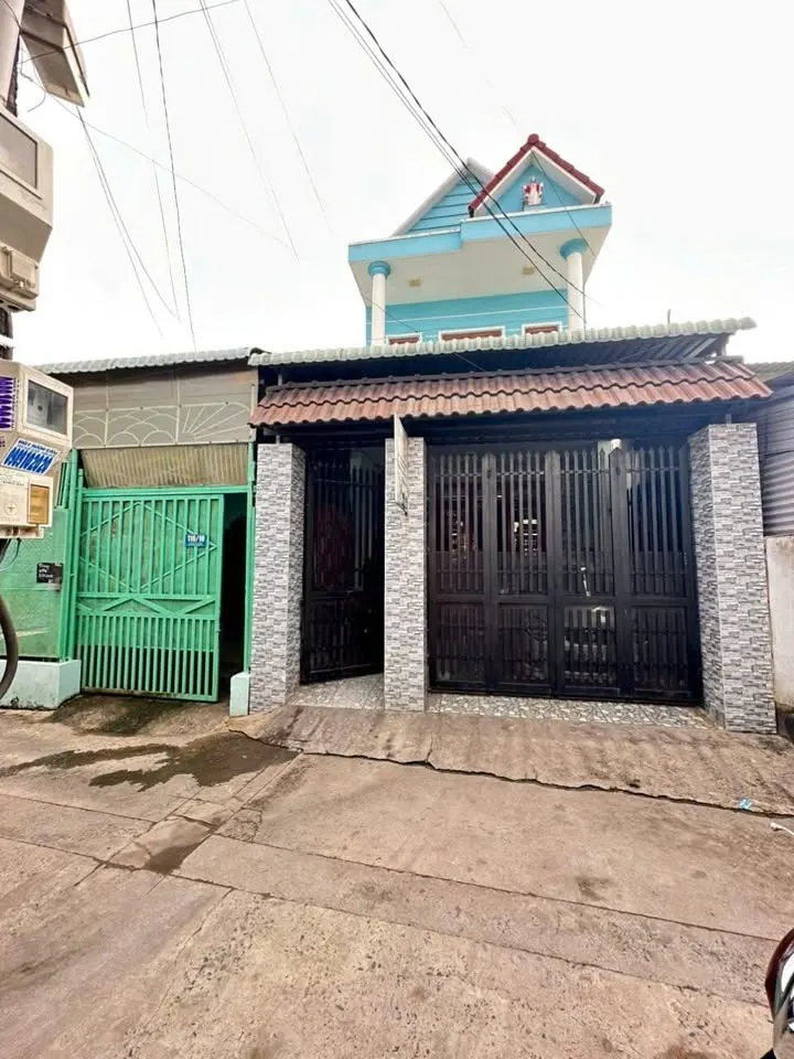 Bán Nhà Mặt Tiền Hóc Môn - 1 Trệt 1 Lầu, 90m2, SHR - 0588375919