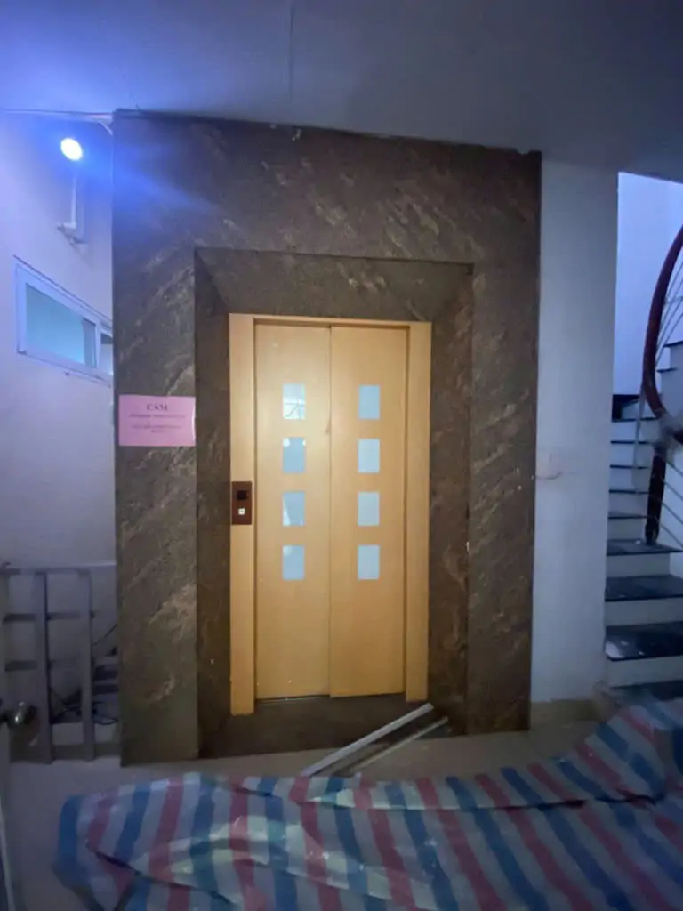 Cho Thuê Nhà Tây Hồ 70m2, 6 Tầng, Thông Sàn, Thang Máy, Ô Tô Đỗ Cửa - ảnh 1