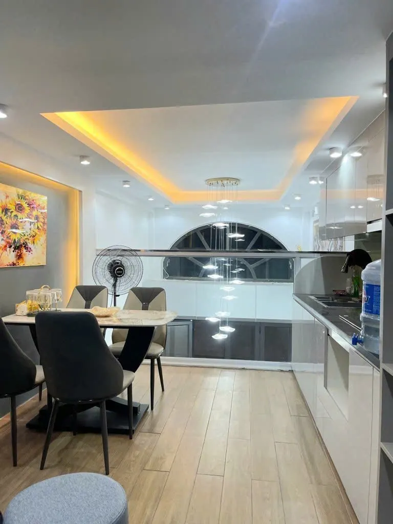 Bán nhà Ngọc Thụy 5 tầng, 32m2, Ô tô vào nhà - Giá Tốt