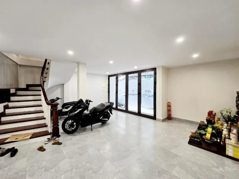 Nhà Phố Trần Khát Chân - Vị Trí Đắc Địa - 50m2 - 4 Tầng - Gần Hồ Hoàn Kiếm