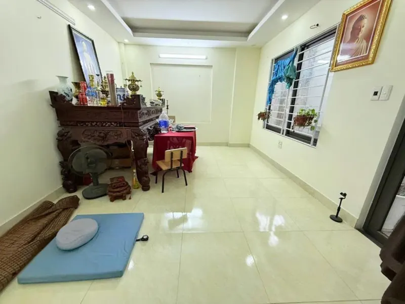 Bán Nhà Định Công - Ngõ Thông, Ô Tô Đỗ Cửa, 42m2 - Giá 6.5 Tỷ