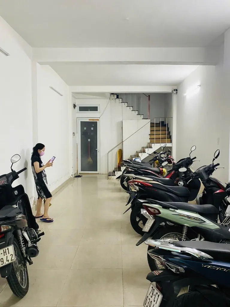 Bán nhà Quận 10, 5 Tầng, Hẻm Ba Gác - Vị Trí Đắc Địa, Thu Nhập Cao